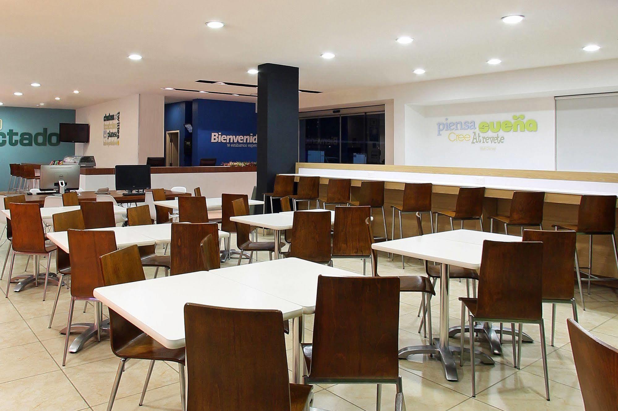 One Queretaro Aeropuerto Hotel El Coyote Kültér fotó