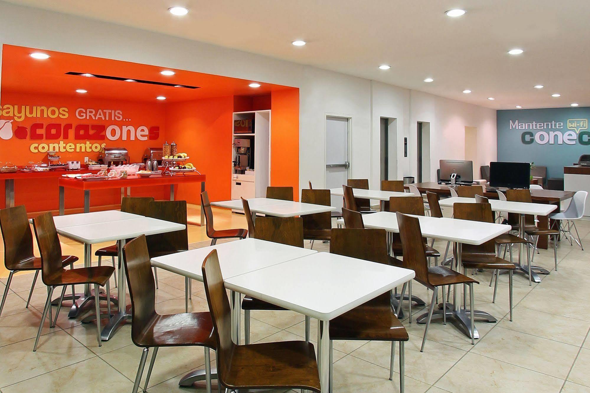 One Queretaro Aeropuerto Hotel El Coyote Kültér fotó
